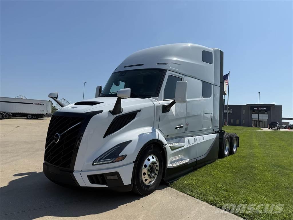 Volvo NEW VNL860 Truck Tractor Units