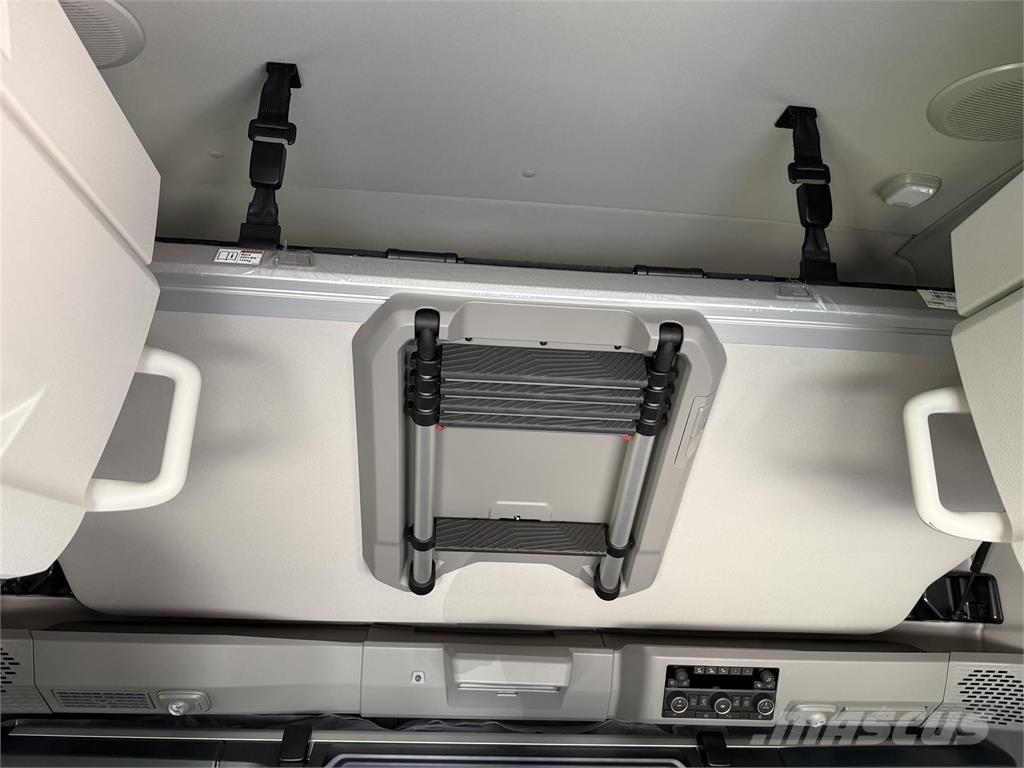 Volvo NEW VNL860 Truck Tractor Units