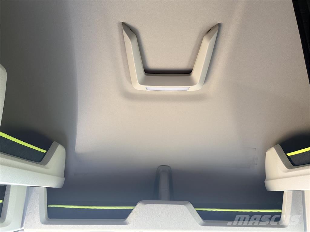 Volvo NEW VNL860 Truck Tractor Units