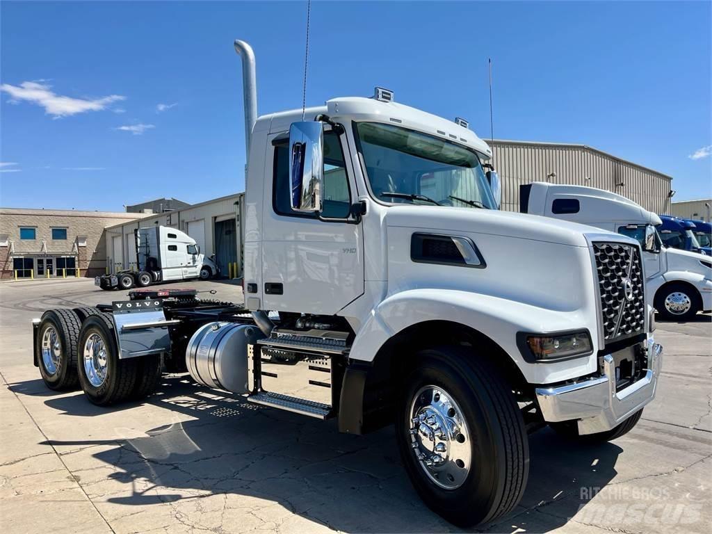 Volvo VHD64FT300 Truck Tractor Units