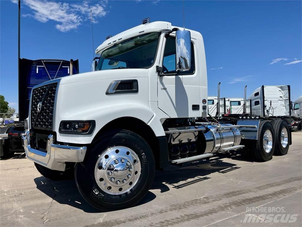 Volvo VHD64FT300 Truck Tractor Units