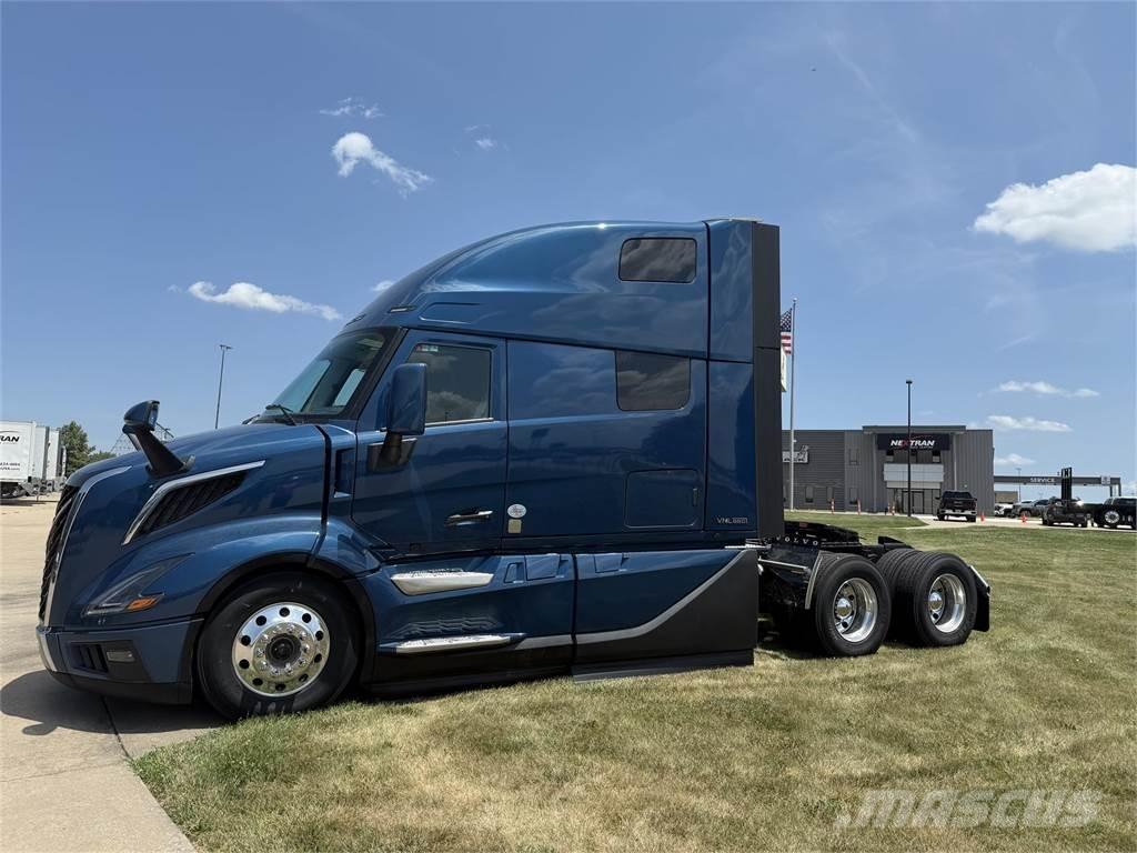 Volvo VNL 860 Truck Tractor Units