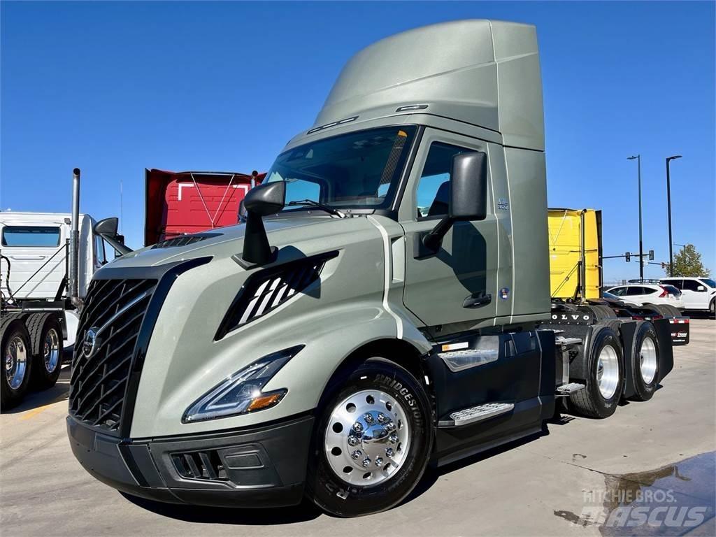 Volvo VNL64T300 Truck Tractor Units