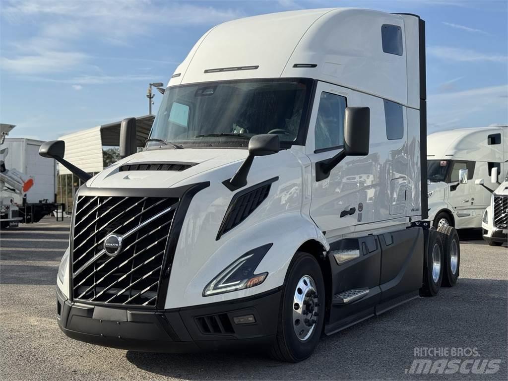 Volvo VNL64T300 Truck Tractor Units