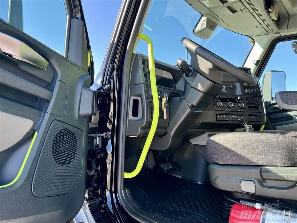 Volvo VNL64T640 Truck Tractor Units