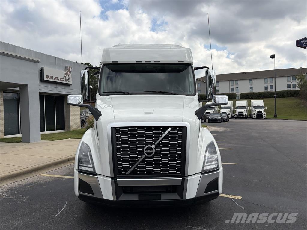 Volvo VNL64T740 Truck Tractor Units