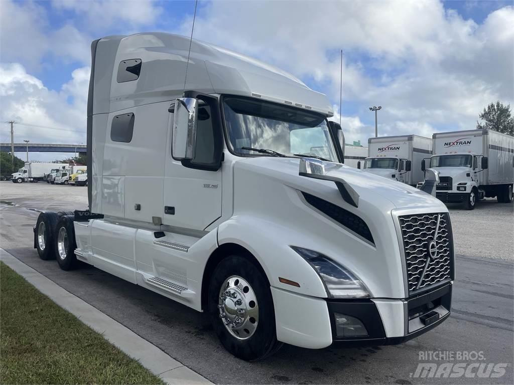 Volvo VNL64T760 Truck Tractor Units