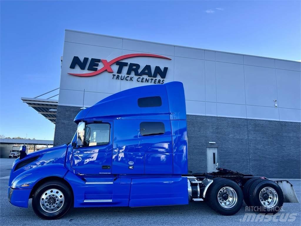 Volvo VNL64T760 Truck Tractor Units