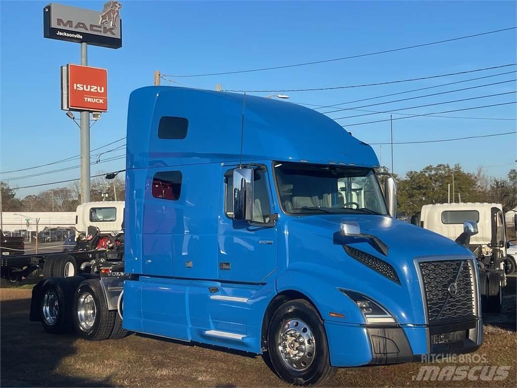Volvo VNL64T760 Truck Tractor Units