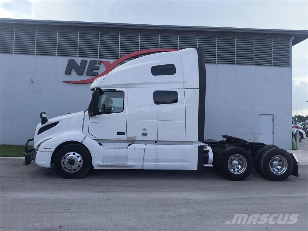 Volvo VNL64T760 Truck Tractor Units