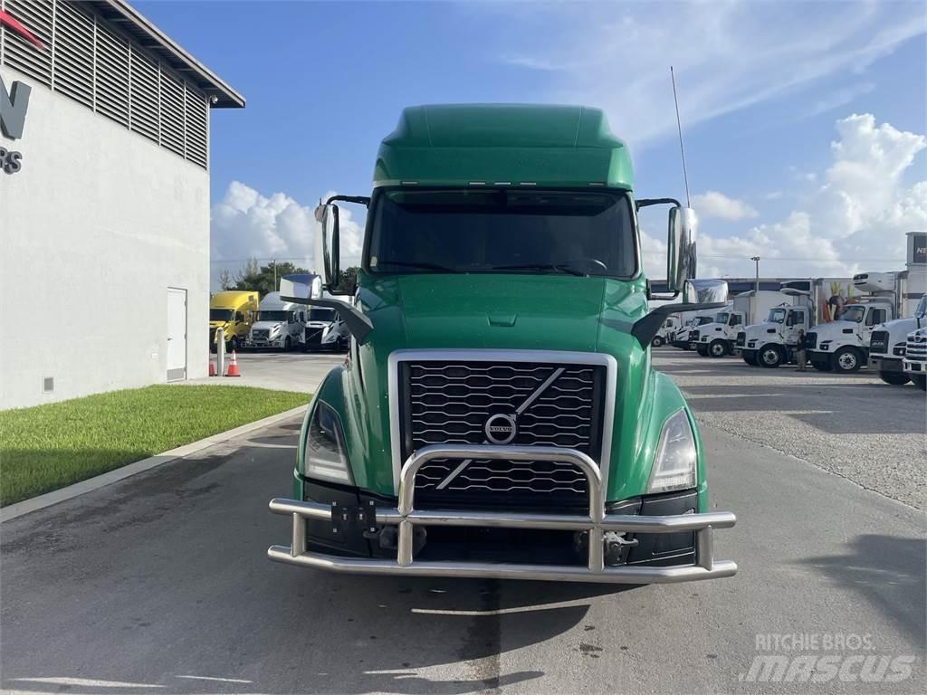 Volvo VNL64T760 Truck Tractor Units