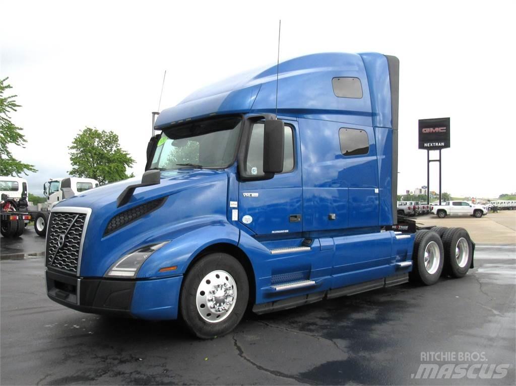 Volvo VNL64T760 Truck Tractor Units