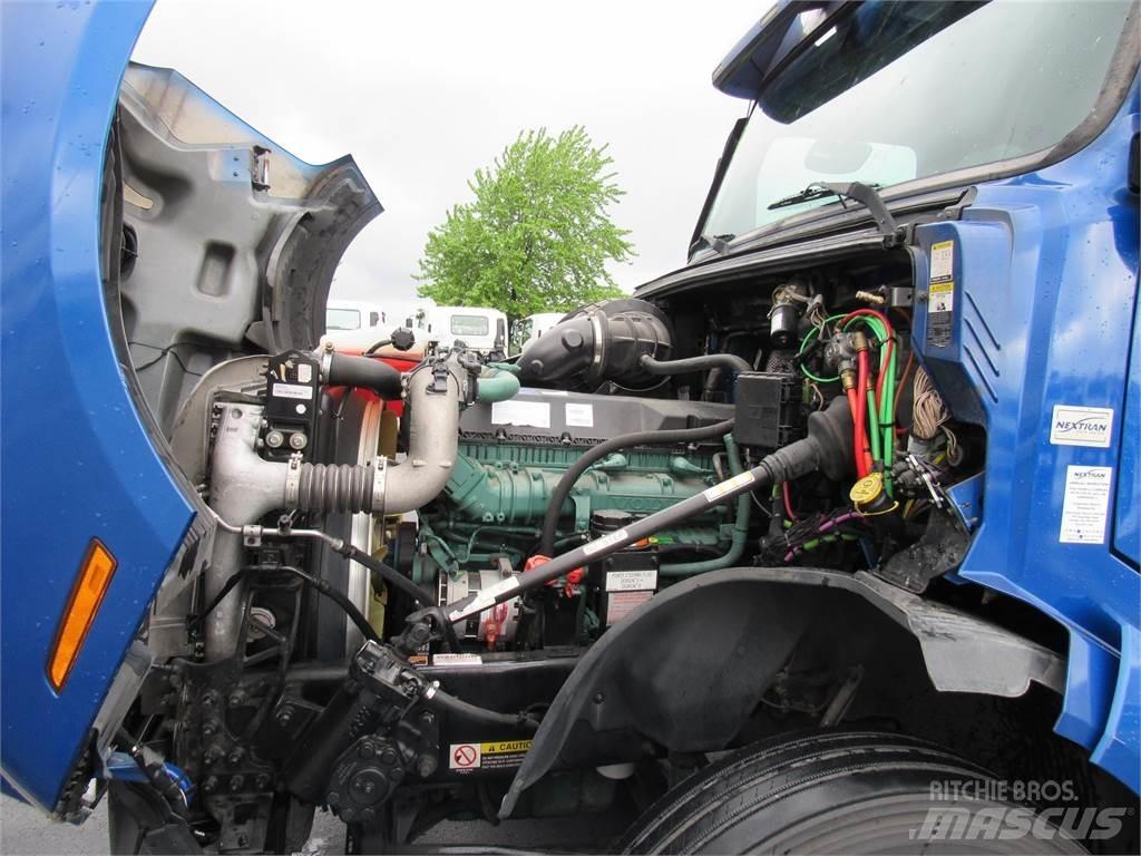 Volvo VNL64T760 Truck Tractor Units