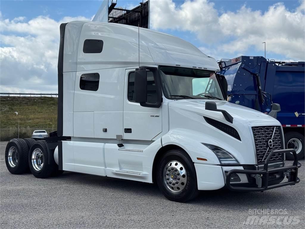 Volvo VNL64T760 Truck Tractor Units