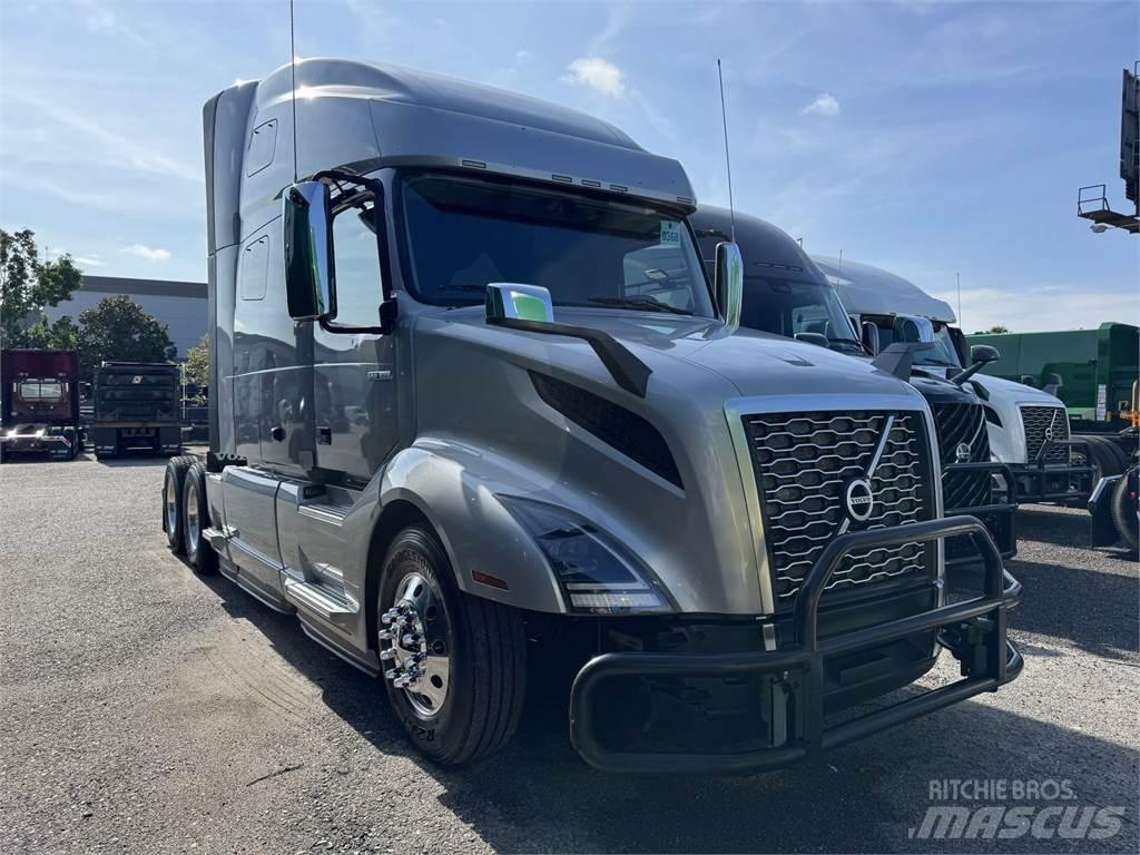 Volvo VNL64T760 Truck Tractor Units