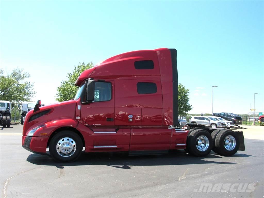 Volvo VNL64T760 Truck Tractor Units