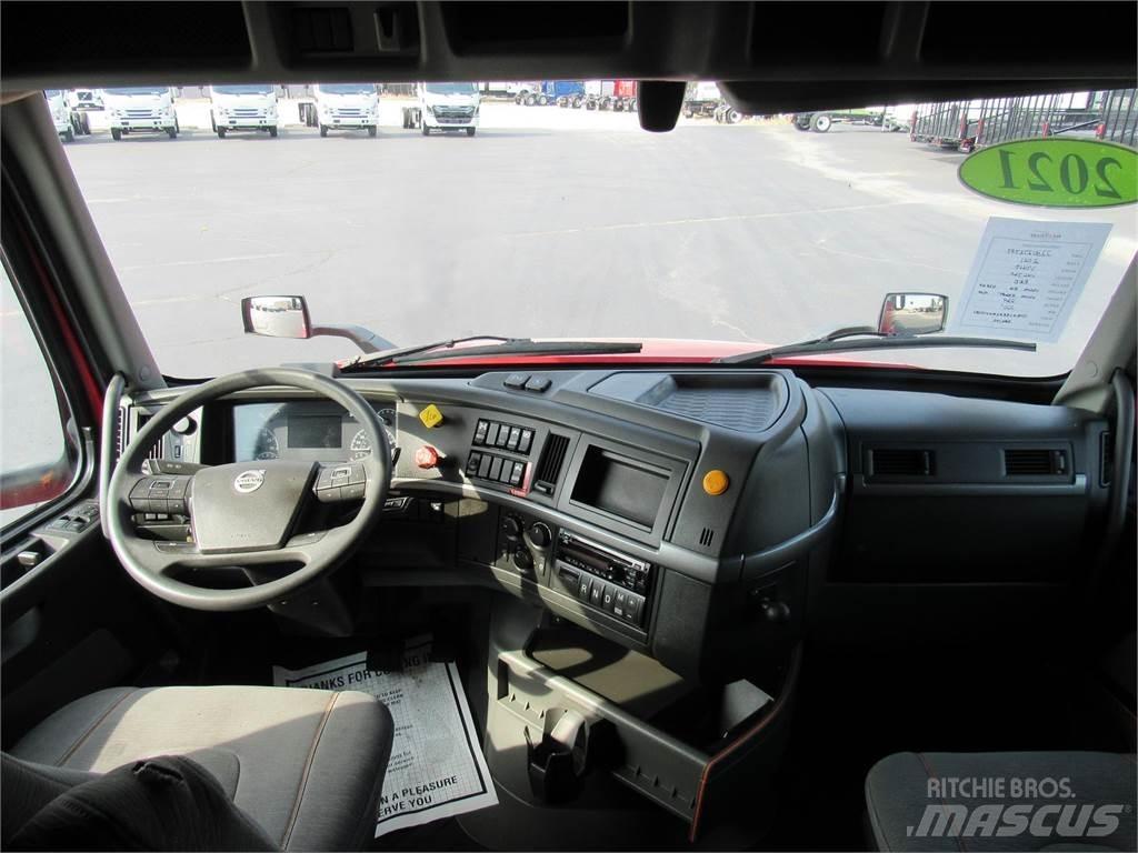 Volvo VNL64T760 Truck Tractor Units