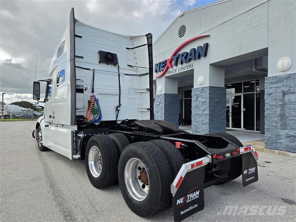 Volvo VNL64T760 Truck Tractor Units