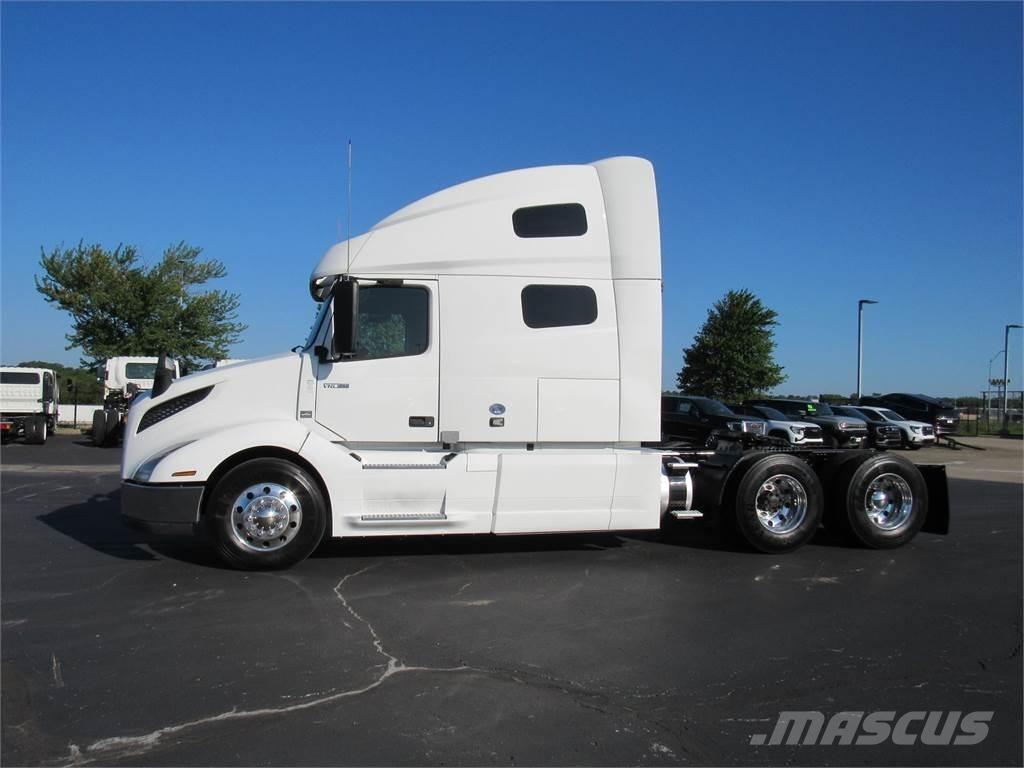 Volvo VNL64T760 Truck Tractor Units