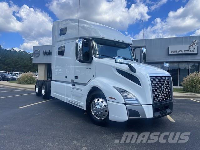Volvo VNL64T760 Truck Tractor Units
