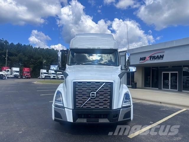Volvo VNL64T760 Truck Tractor Units