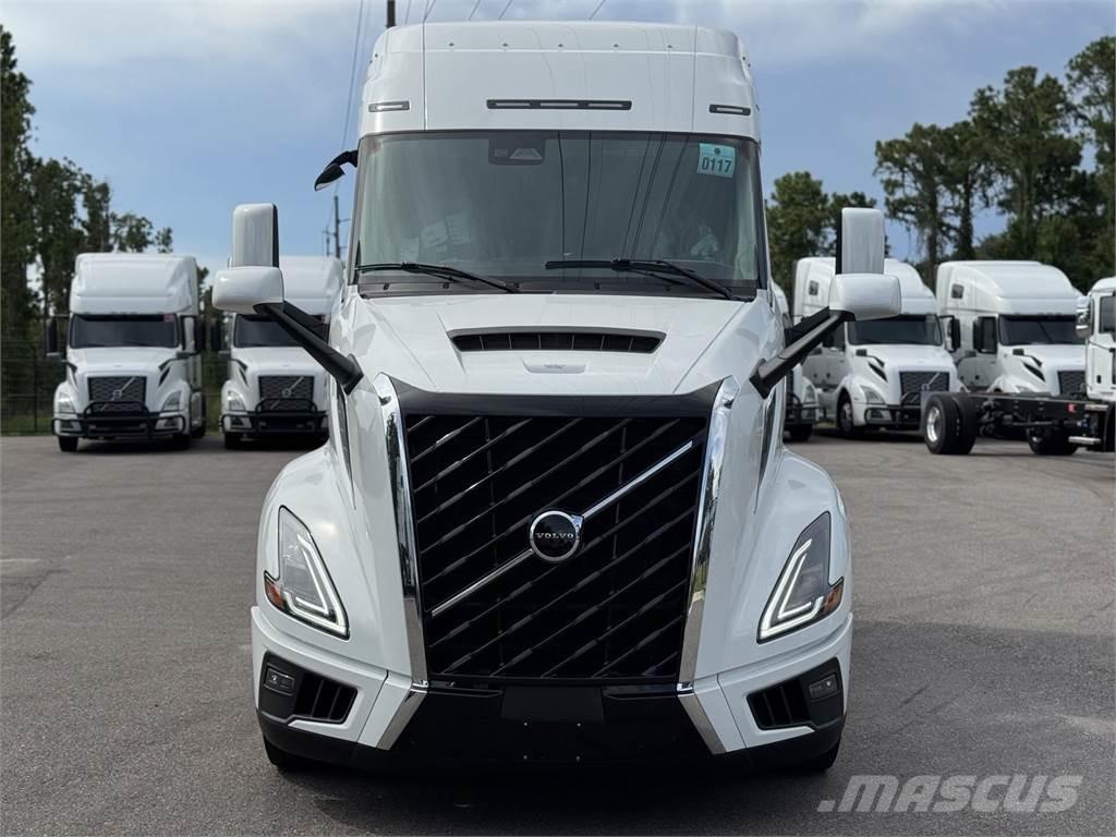 Volvo VNL64T840 Truck Tractor Units