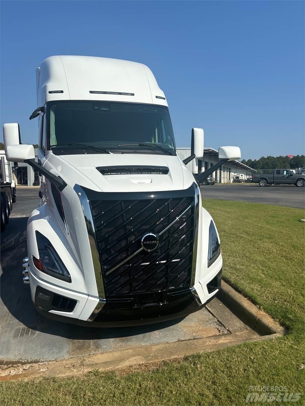 Volvo VNL64T860 Truck Tractor Units
