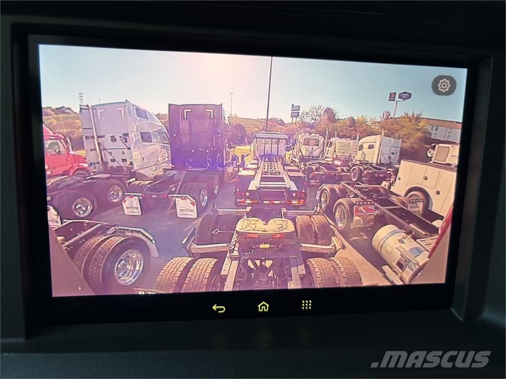 Volvo VNL64T860 Truck Tractor Units