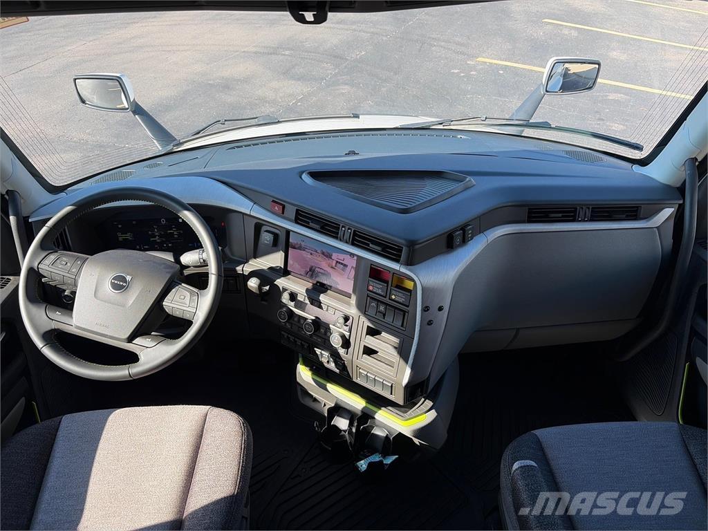 Volvo VNL64T860 Truck Tractor Units