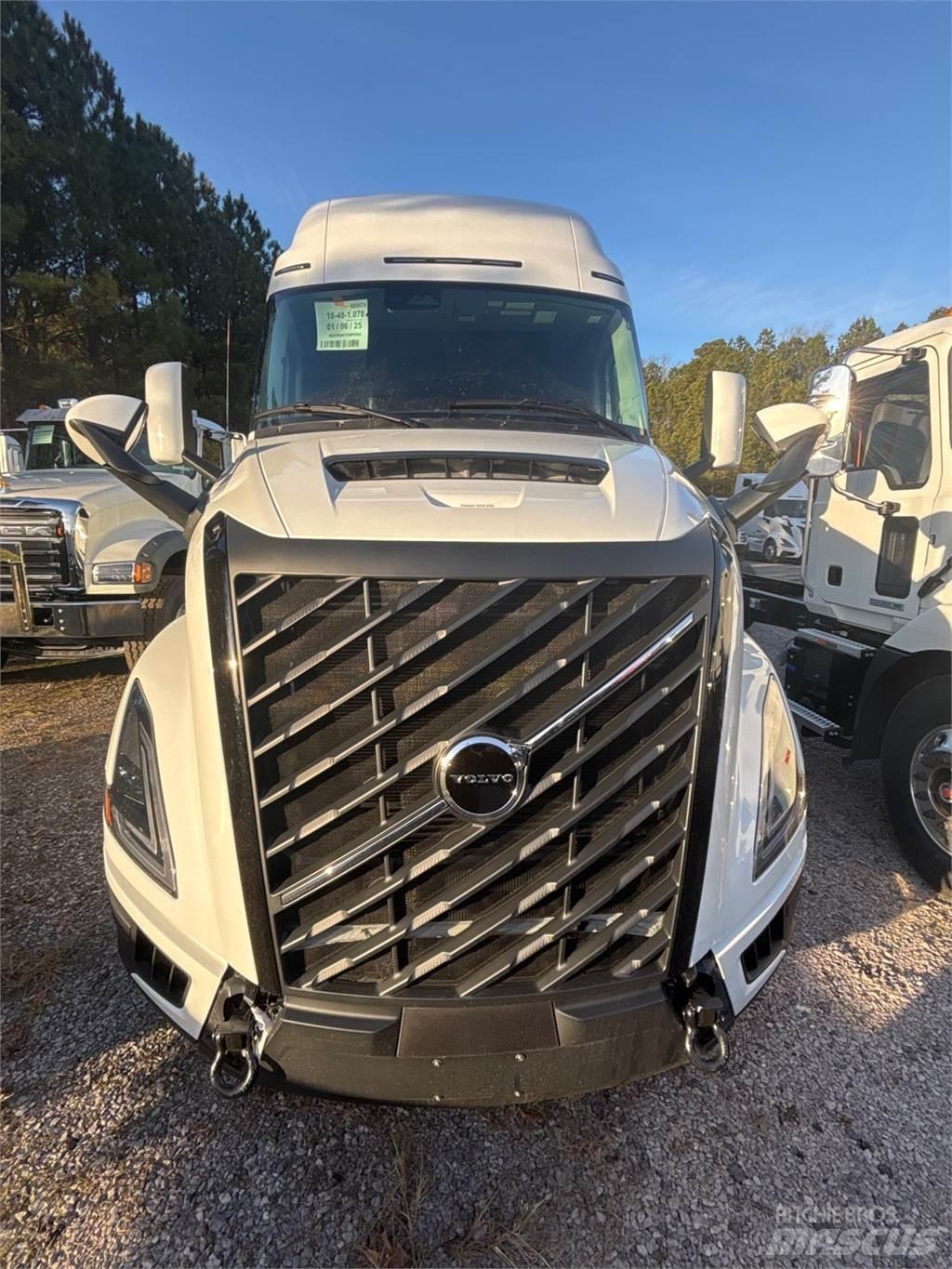 Volvo VNL64T860 Truck Tractor Units
