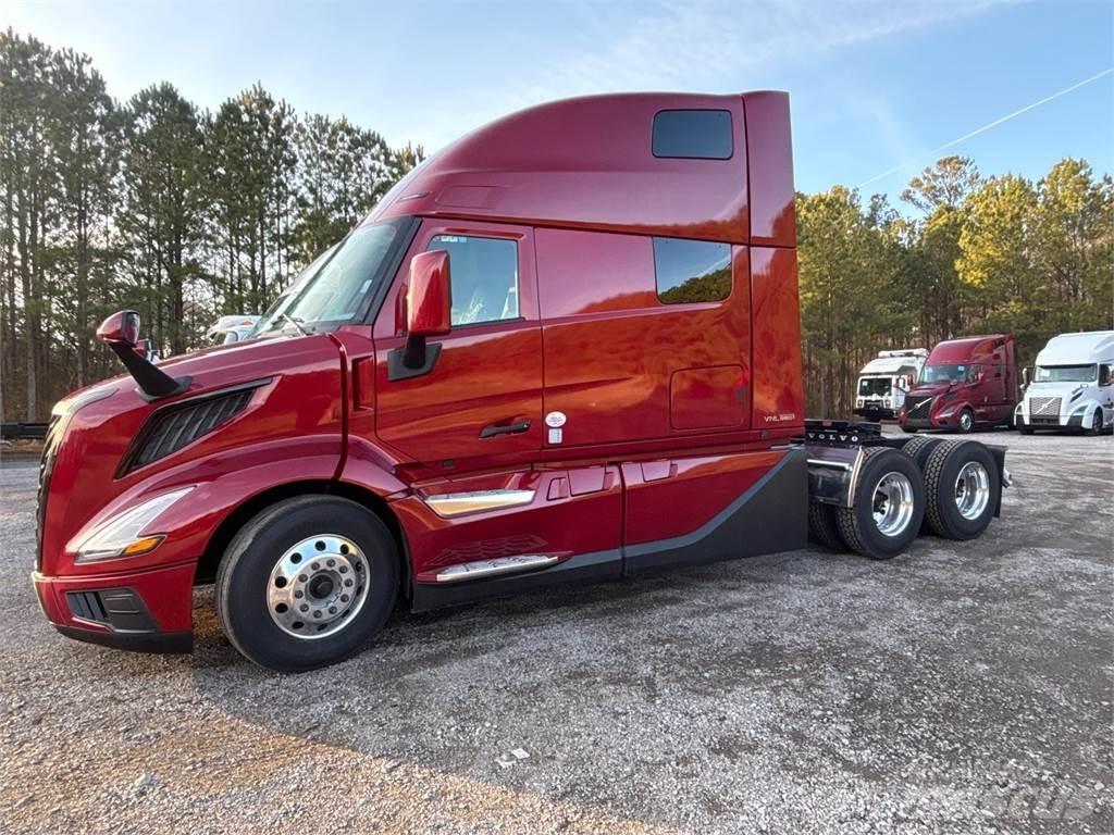 Volvo VNL64T860 Truck Tractor Units