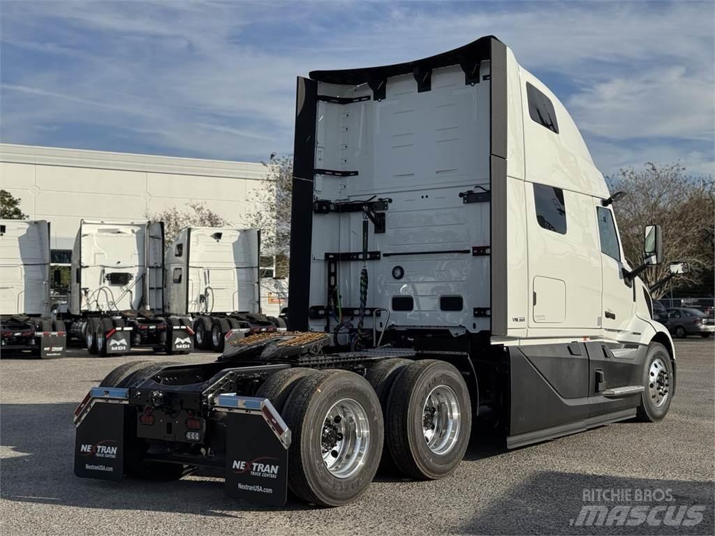 Volvo VNL64T860 Truck Tractor Units