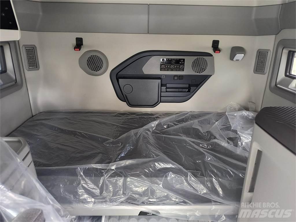 Volvo VNL64T860 Truck Tractor Units