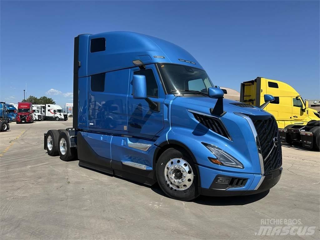 Volvo VNL64T860 Truck Tractor Units