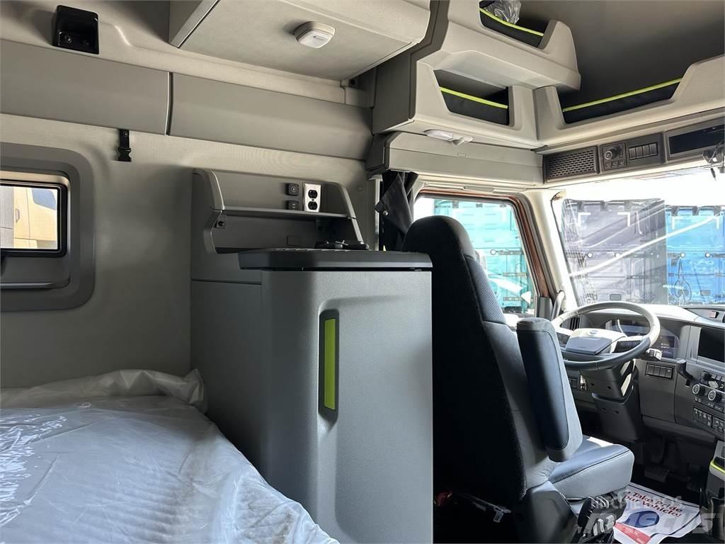 Volvo VNL64T860 Truck Tractor Units