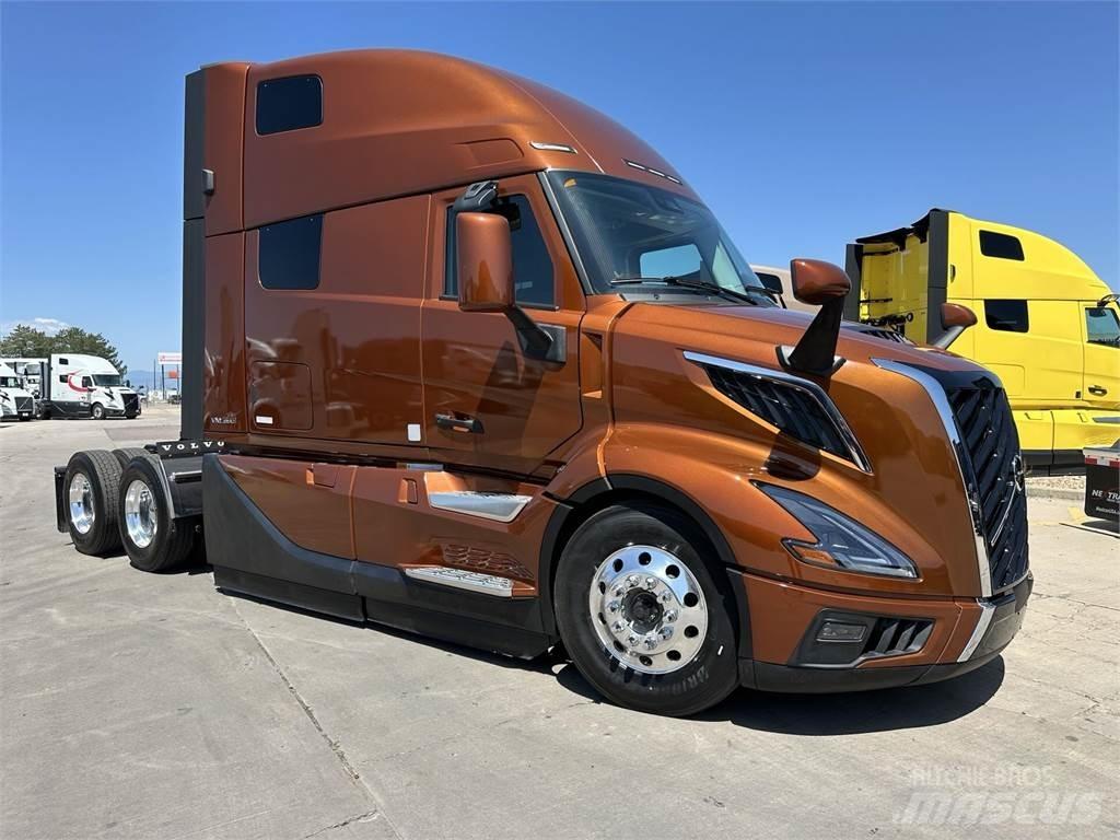 Volvo VNL64T860 Truck Tractor Units
