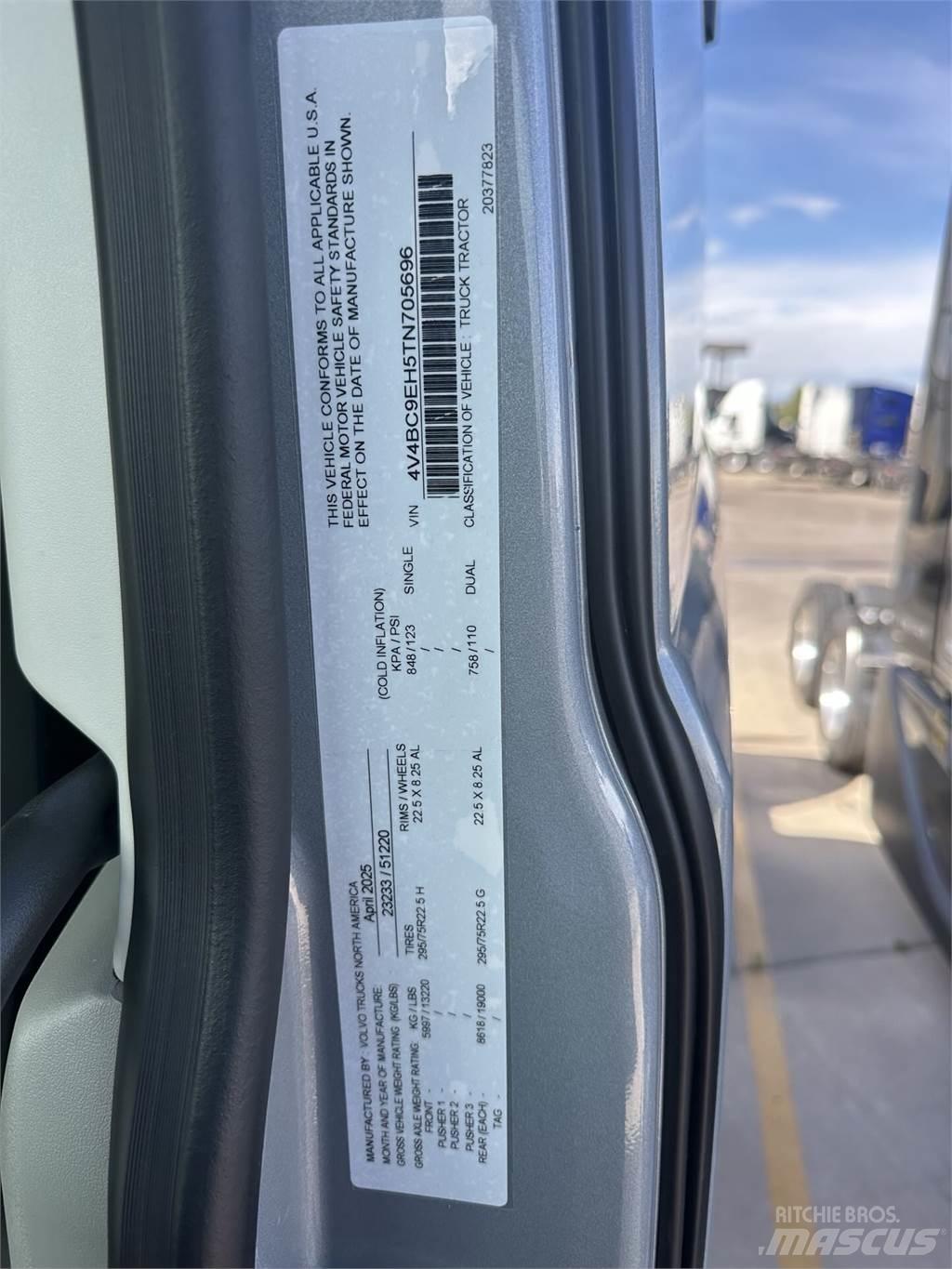 Volvo VNL64T860 Truck Tractor Units