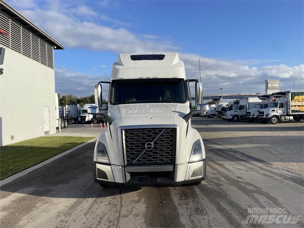 Volvo VNL64T860 Truck Tractor Units