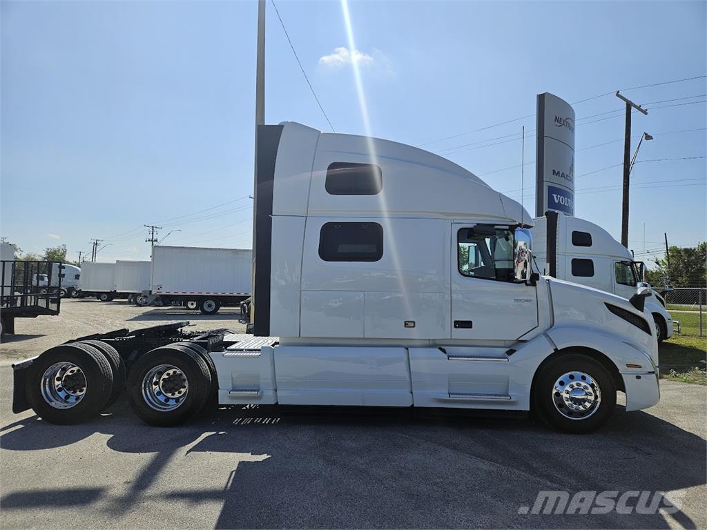 Volvo VNL64T860 Truck Tractor Units