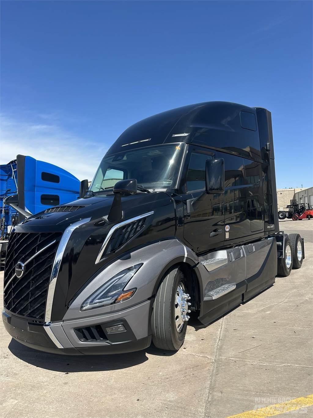 Volvo VNL64T860 Truck Tractor Units