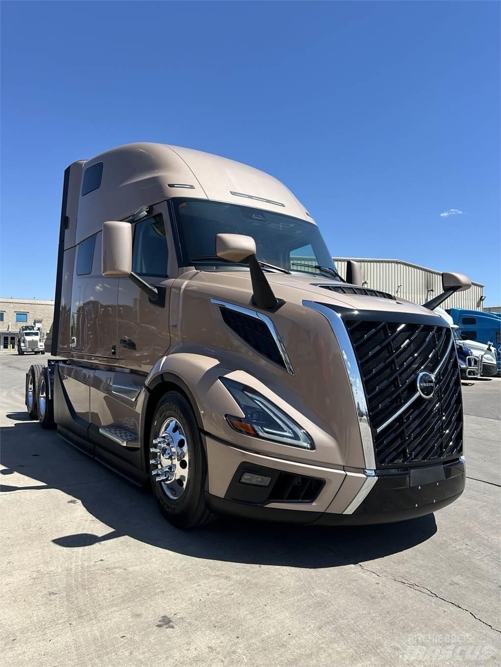 Volvo VNL64T860 Truck Tractor Units