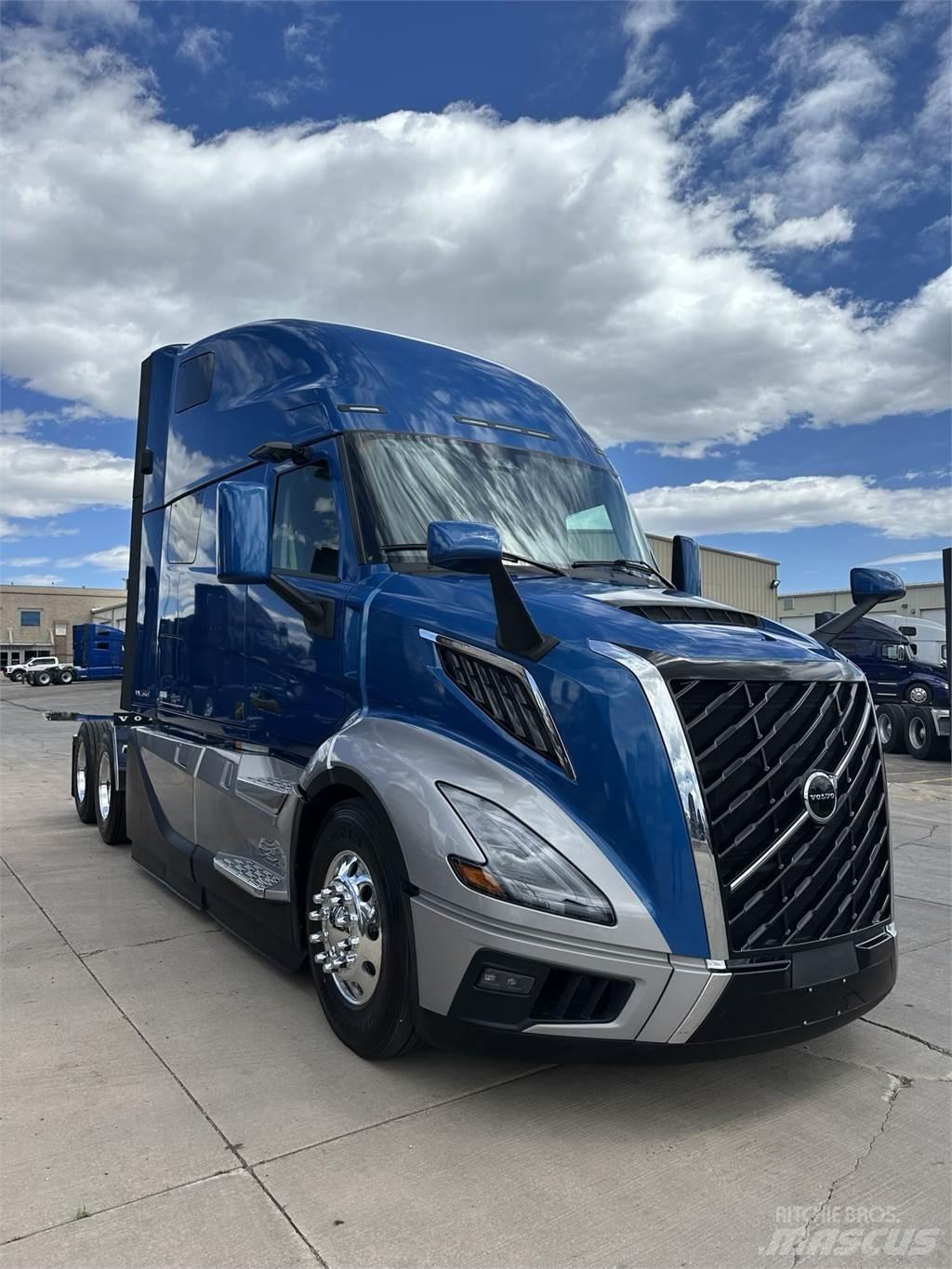 Volvo VNL64T860 Truck Tractor Units