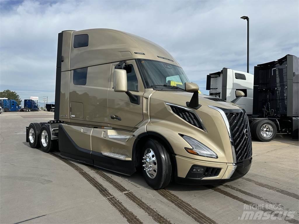Volvo VNL64T860 Truck Tractor Units