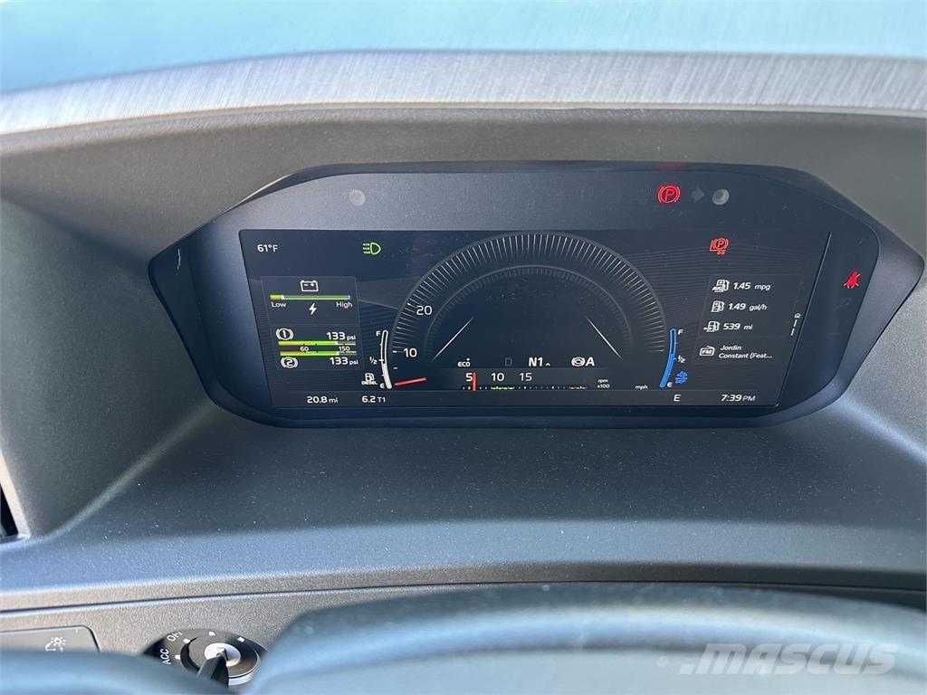 Volvo VNL64T860 Truck Tractor Units