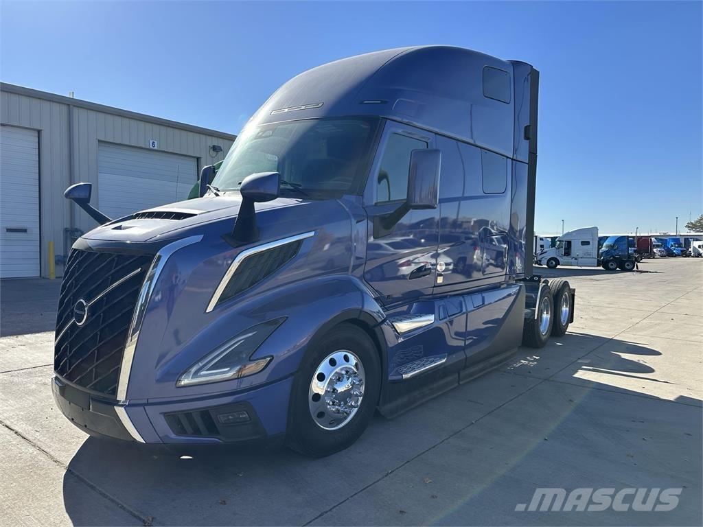 Volvo VNL64T860 Truck Tractor Units