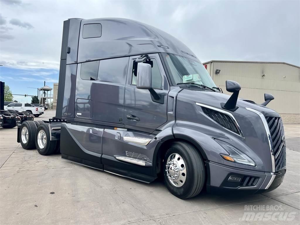 Volvo VNL64T860 Truck Tractor Units