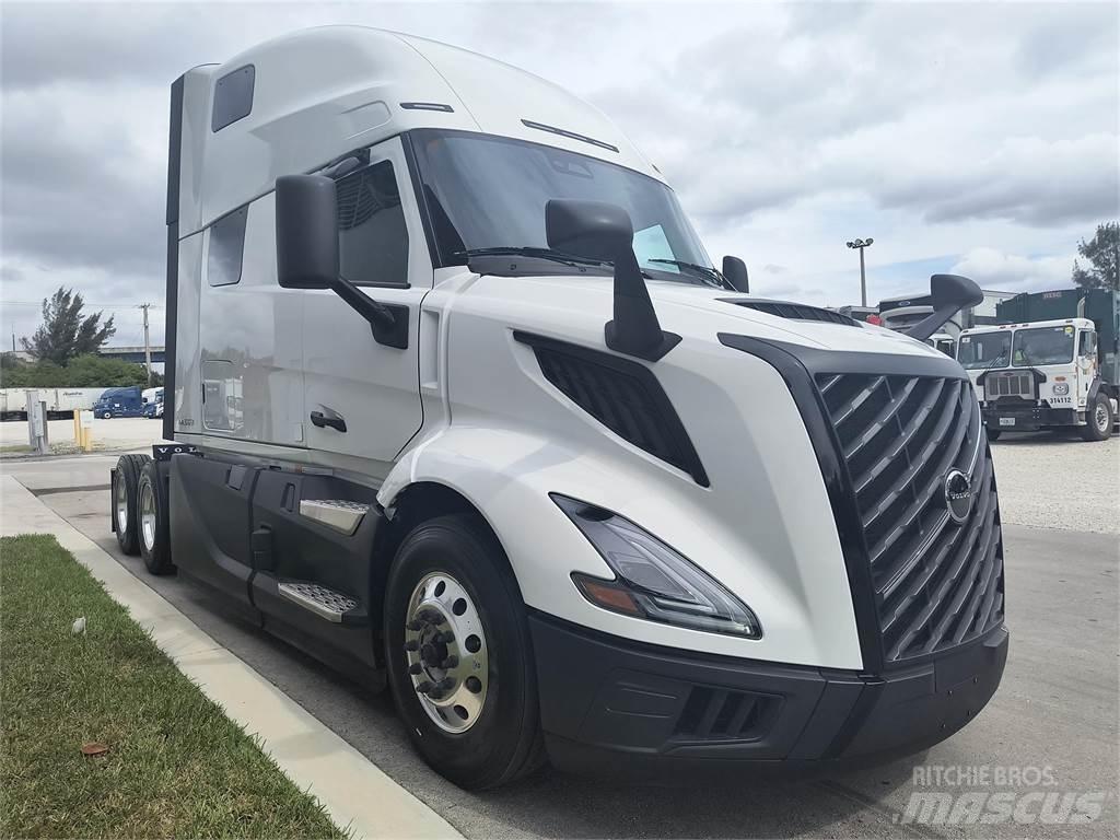 Volvo VNL64T860 Truck Tractor Units