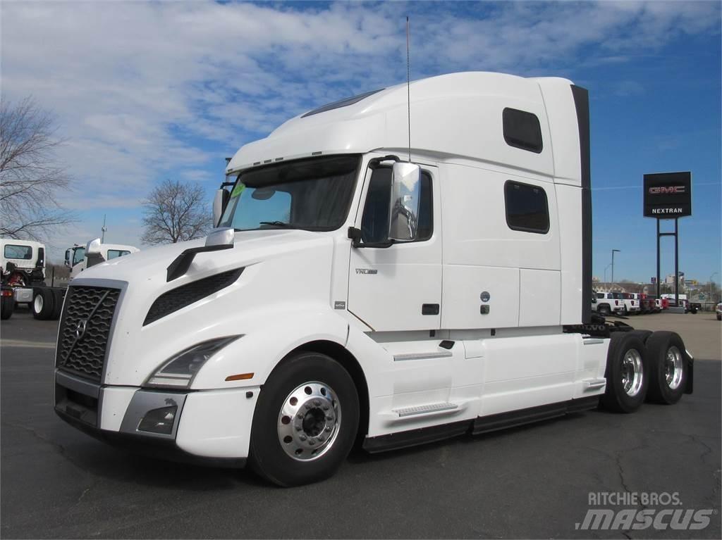 Volvo VNL64T860 Truck Tractor Units