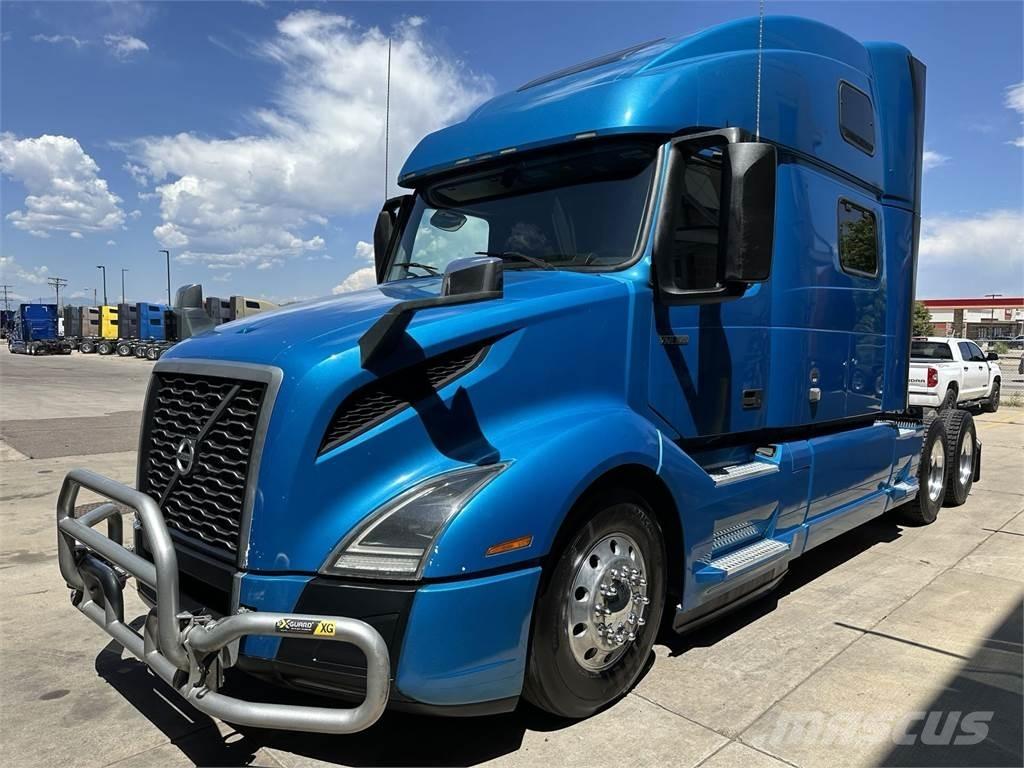 Volvo VNL64T860 Truck Tractor Units