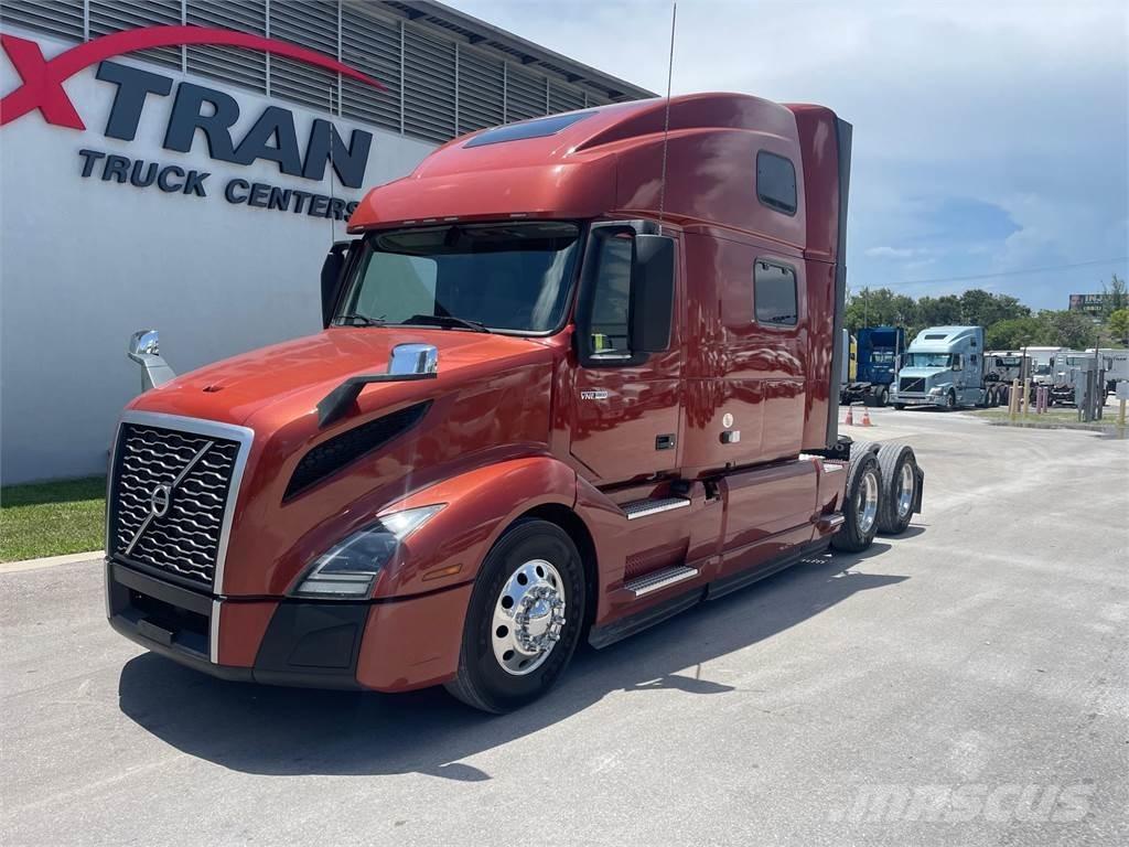 Volvo VNL64T860 Truck Tractor Units